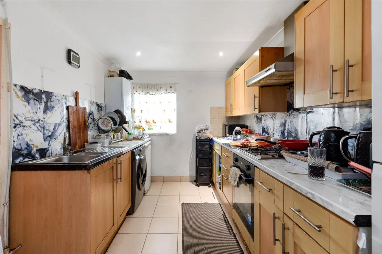 South Road, London, N9, photo 4
