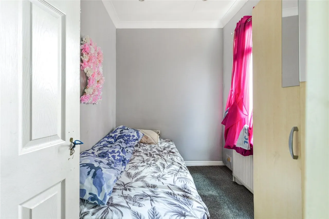 South Road, London, N9, photo 9