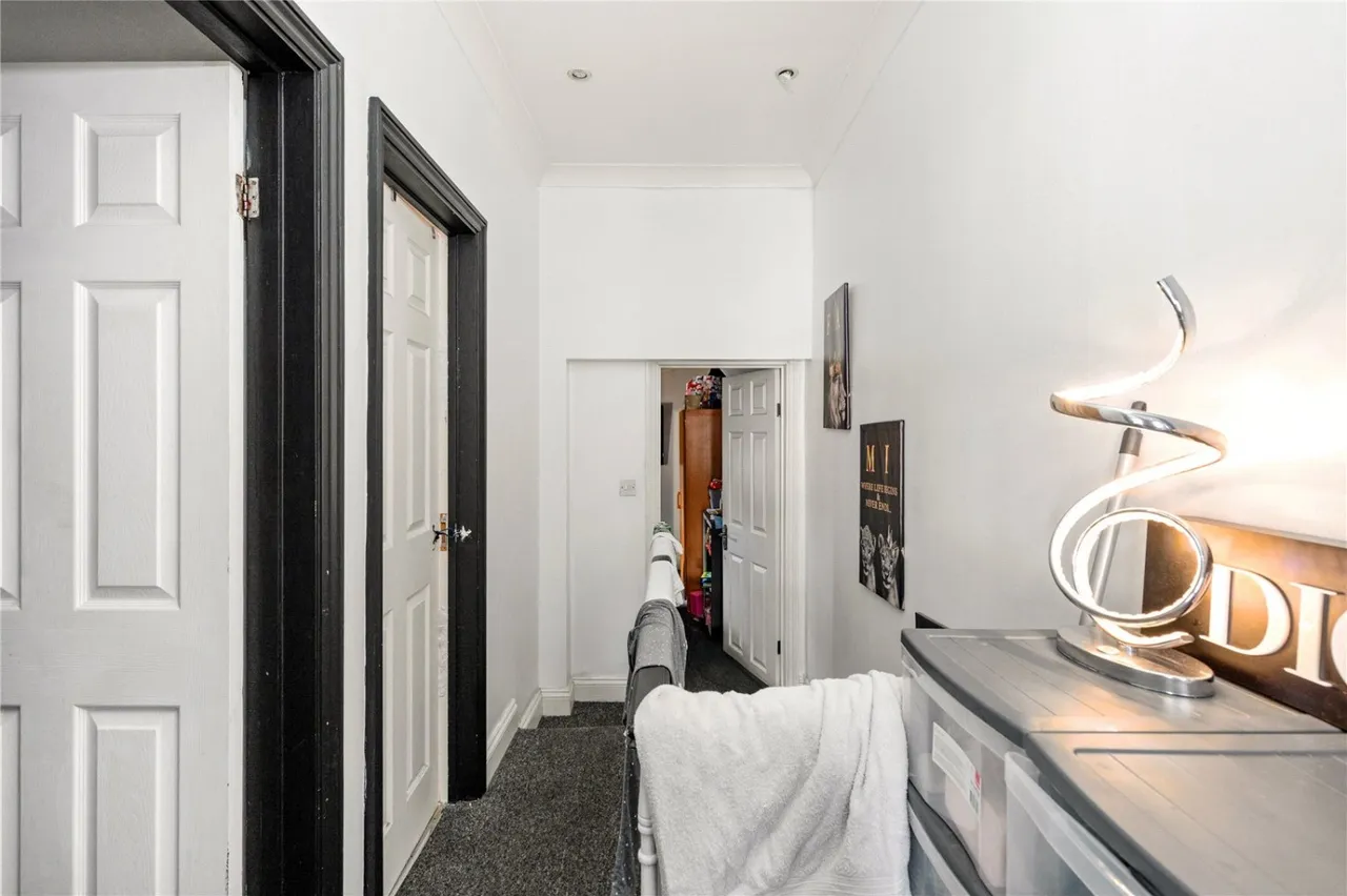 South Road, London, N9, photo 5