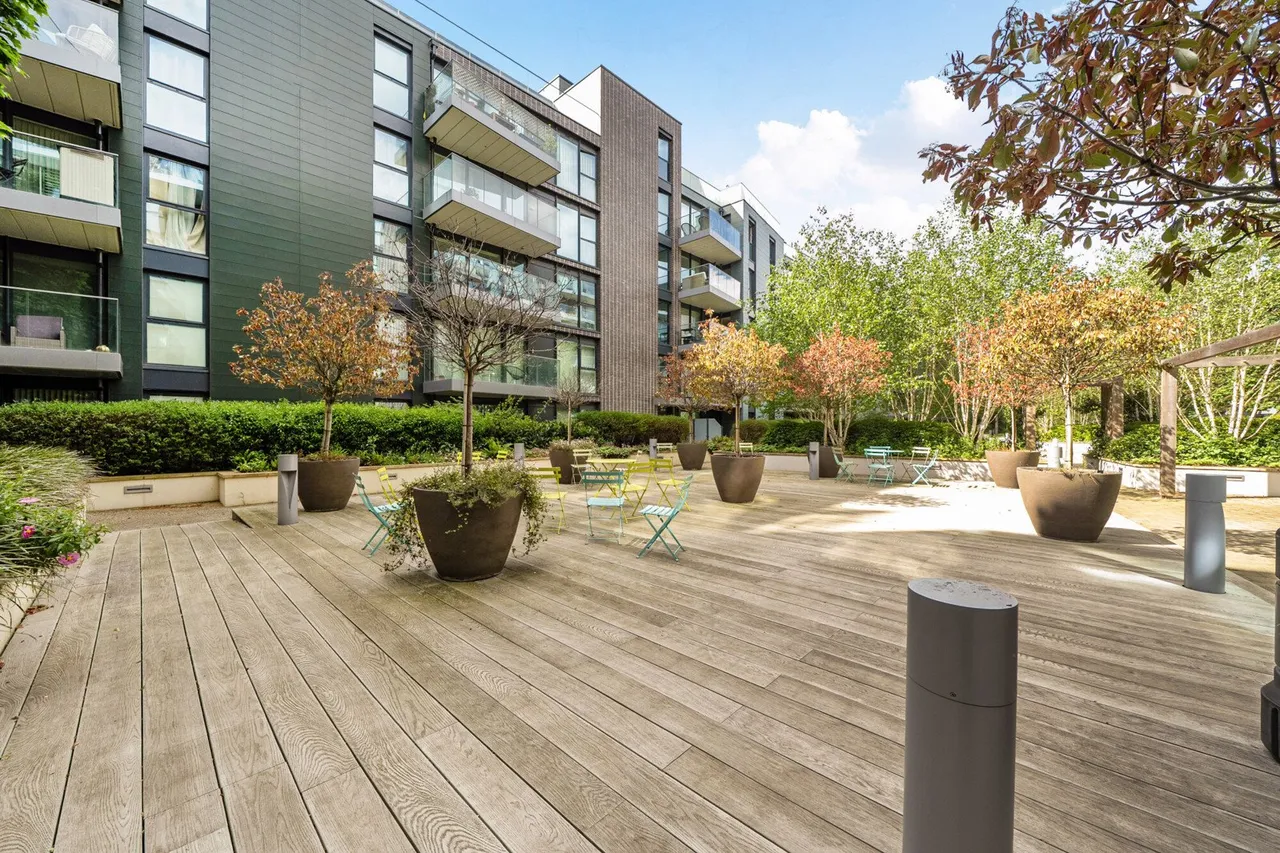 Hawthorne Crescent, SE10, photo 15