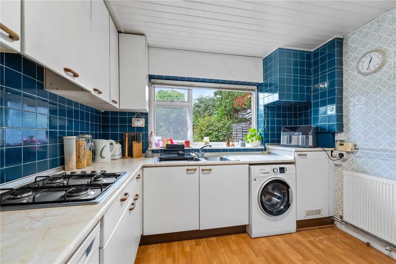 Grant Close, Shepperton, TW17 9AF, photo 5