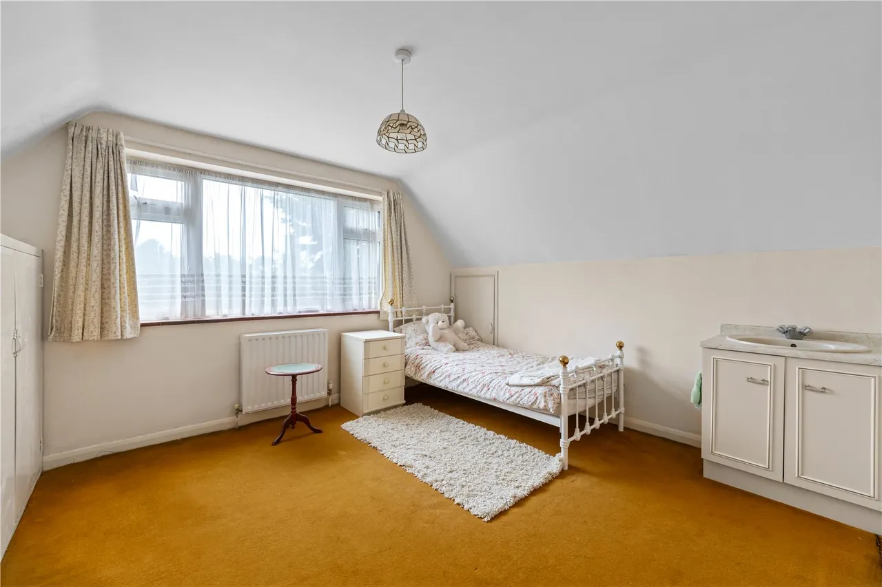 Grant Close, Shepperton, TW17 9AF, photo 9