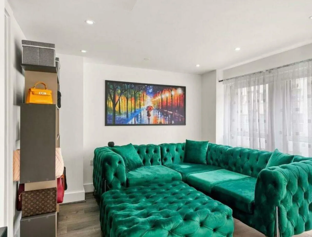 Flat 123, Building 22 (30% share), Cadogan Road, London, photo 5