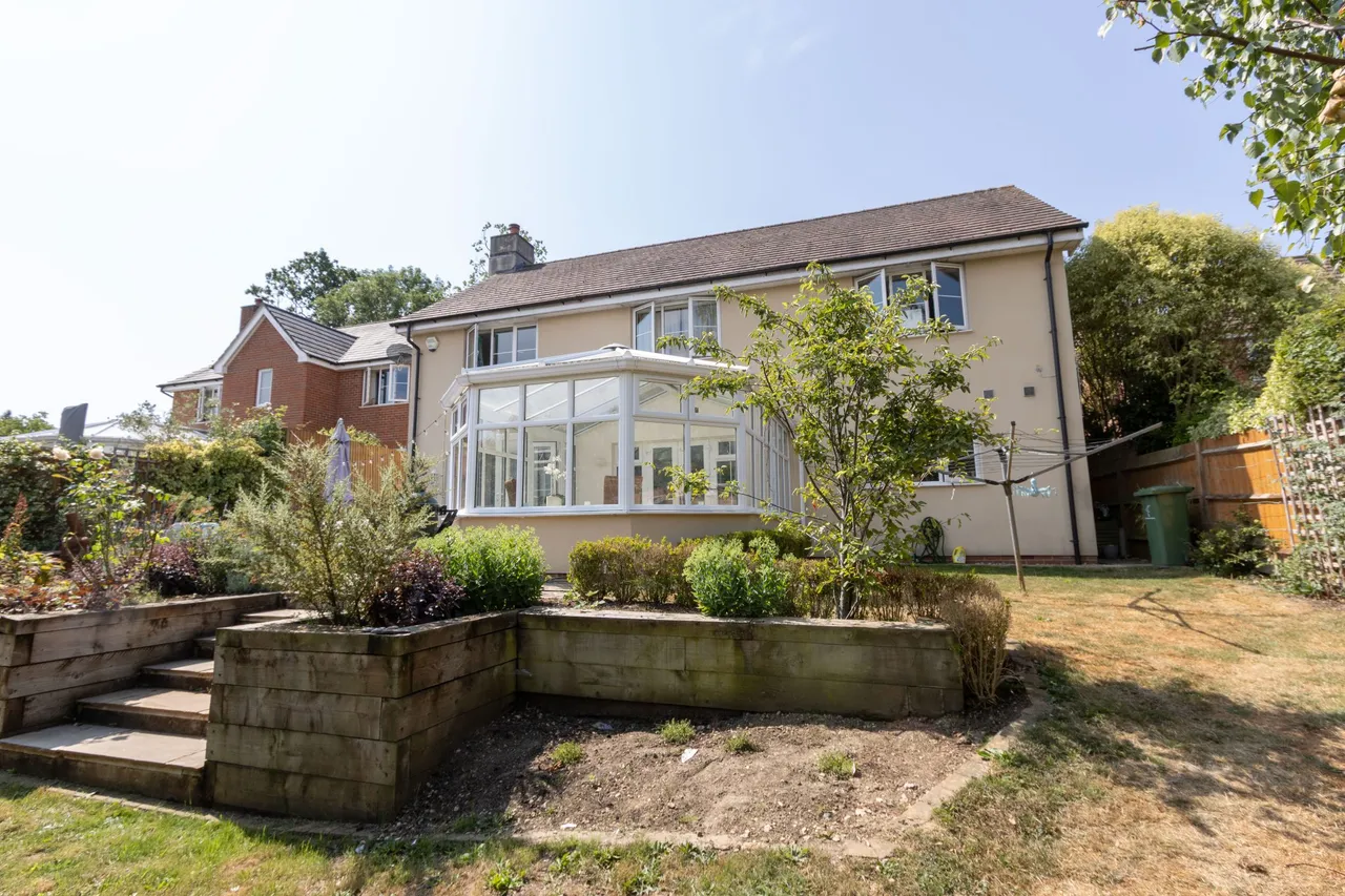 Walnut Grove, Hartley Wintney, Hook, RG27 8XG, photo 17