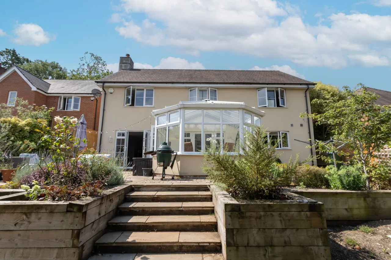 Walnut Grove, Hartley Wintney, Hook, RG27 8XG, photo 15