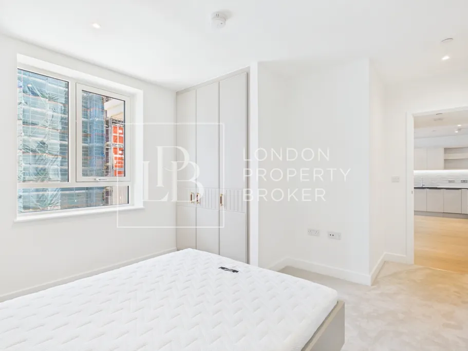 Langham Grove, London, SE28, photo 6