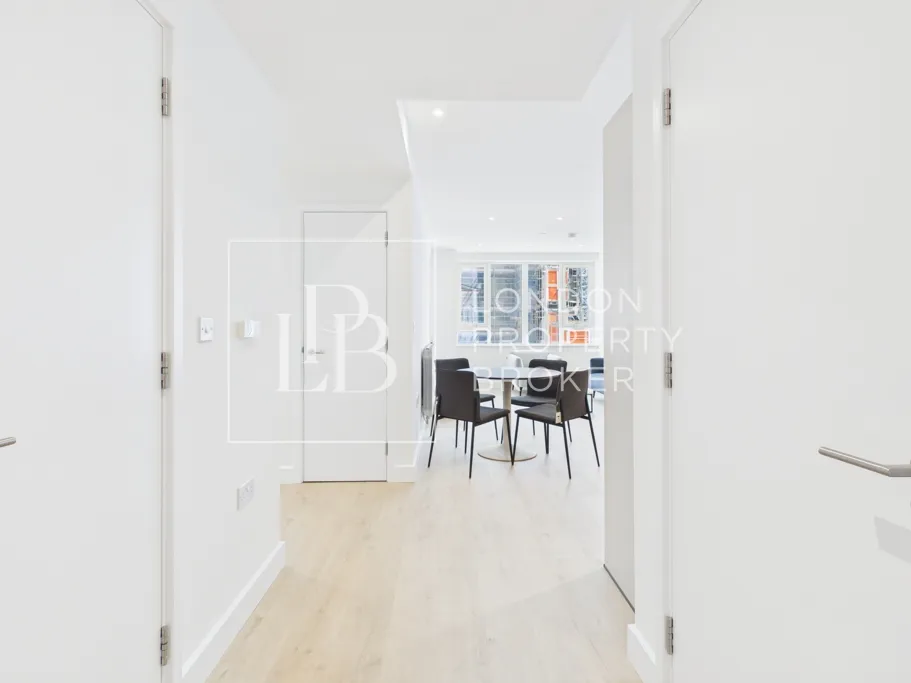 Langham Grove, London, SE28, photo 10