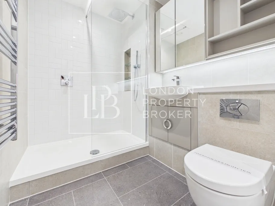 Langham Grove, London, SE28, photo 11
