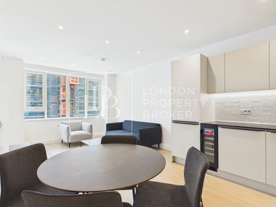 Langham Grove, London, SE28, photo 3