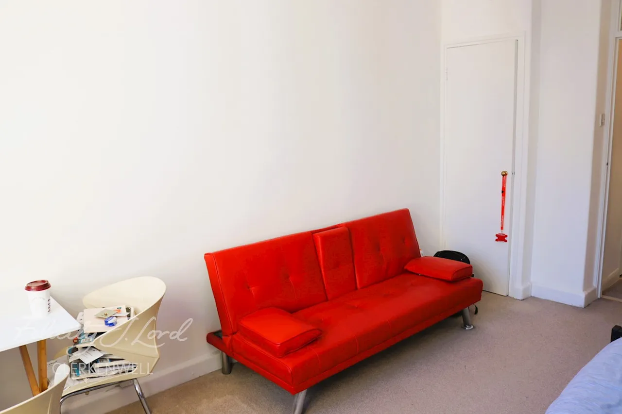 1 bed flat to rent, Charterhouse Square, EC1M