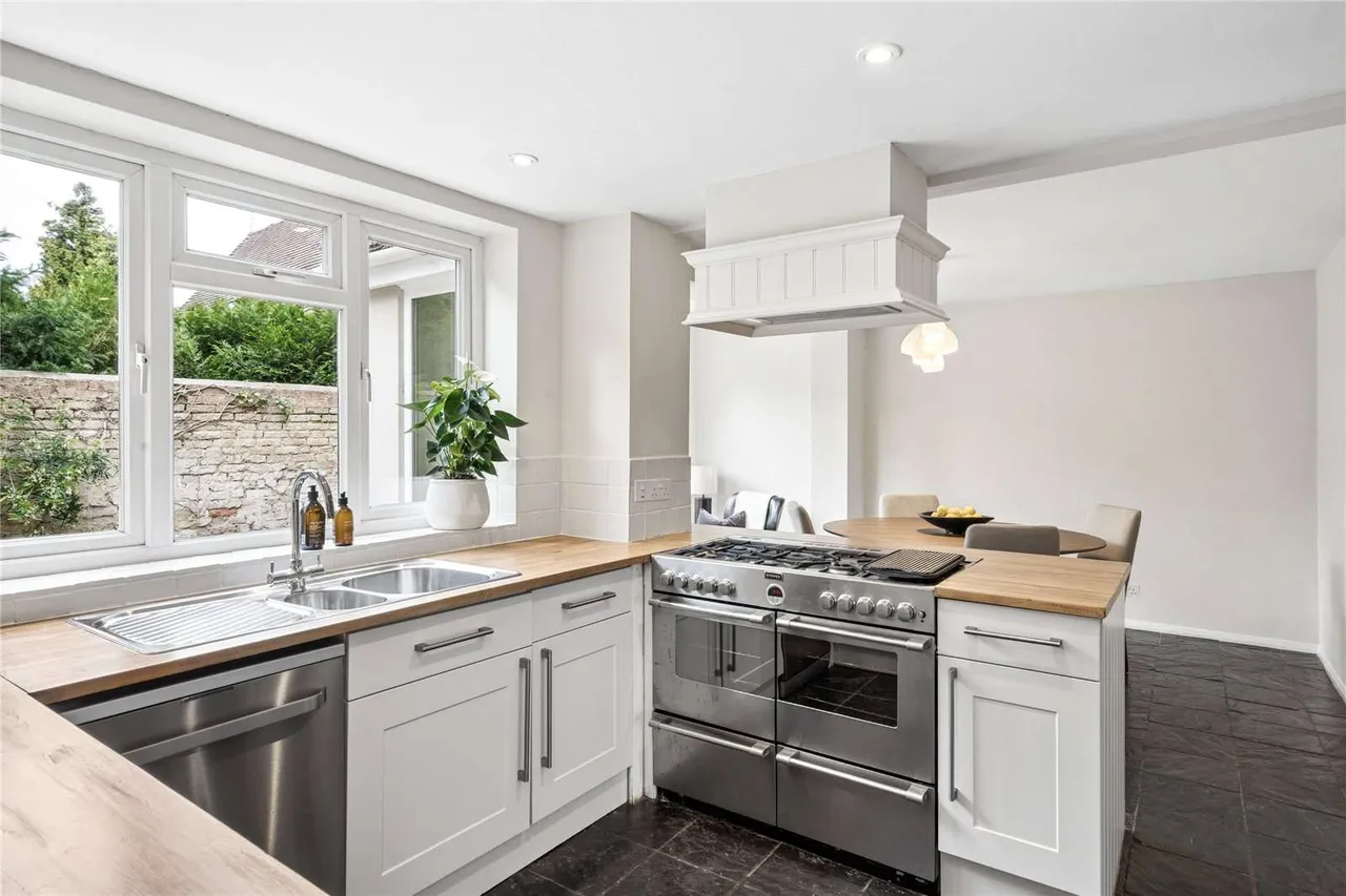 Quaker Lane, Warborough, Wallingford, Oxfordshire, OX10 7DT, photo 3