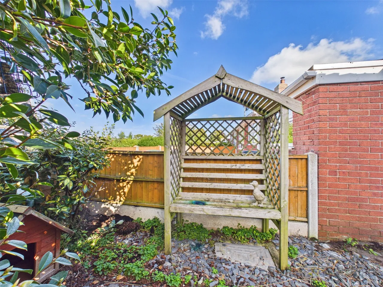 Bickerton Avenue, Frodsham, WA6, photo 22