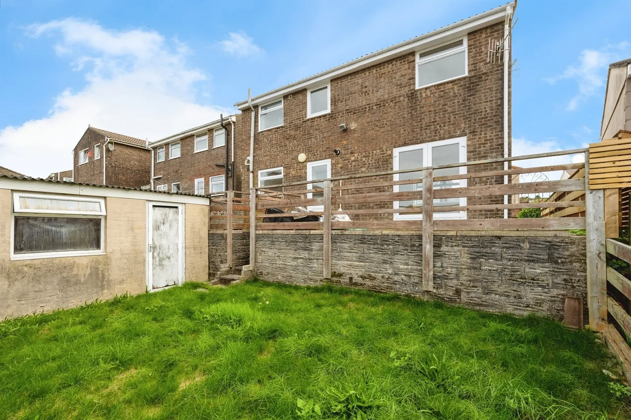 Greenwood Drive, Neath, SA11, photo 2