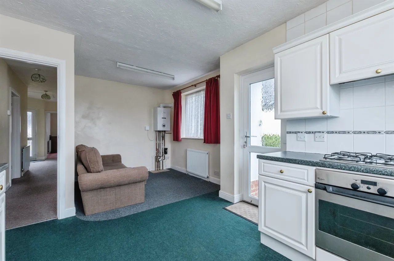 Venning Avenue, Bournemouth, BH11, photo 2