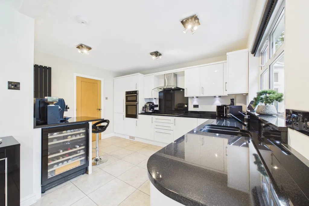 New Barns Road, Arnside, LA5, photo 11