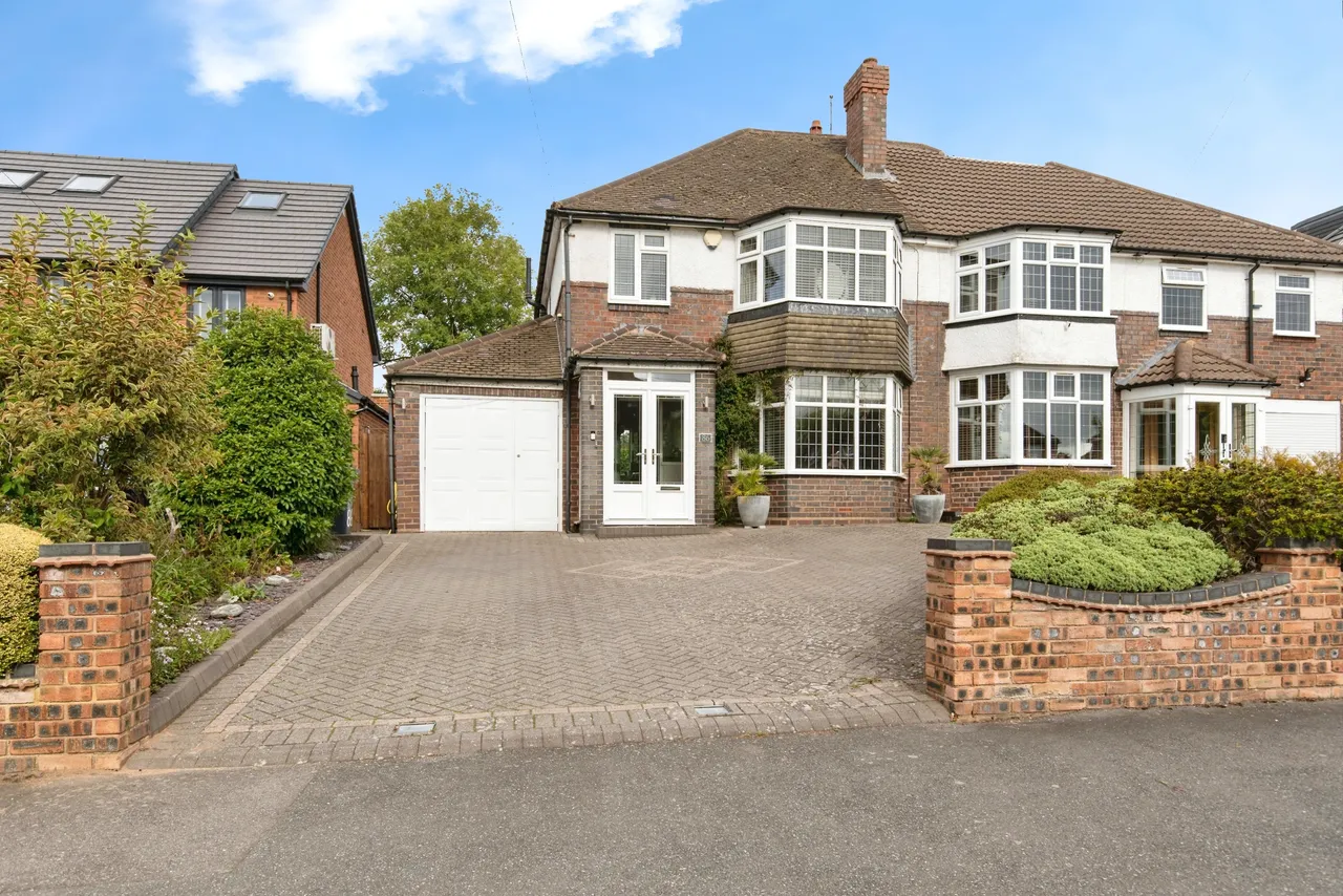 3 bed house for sale — Stonor Park Road, Solihull