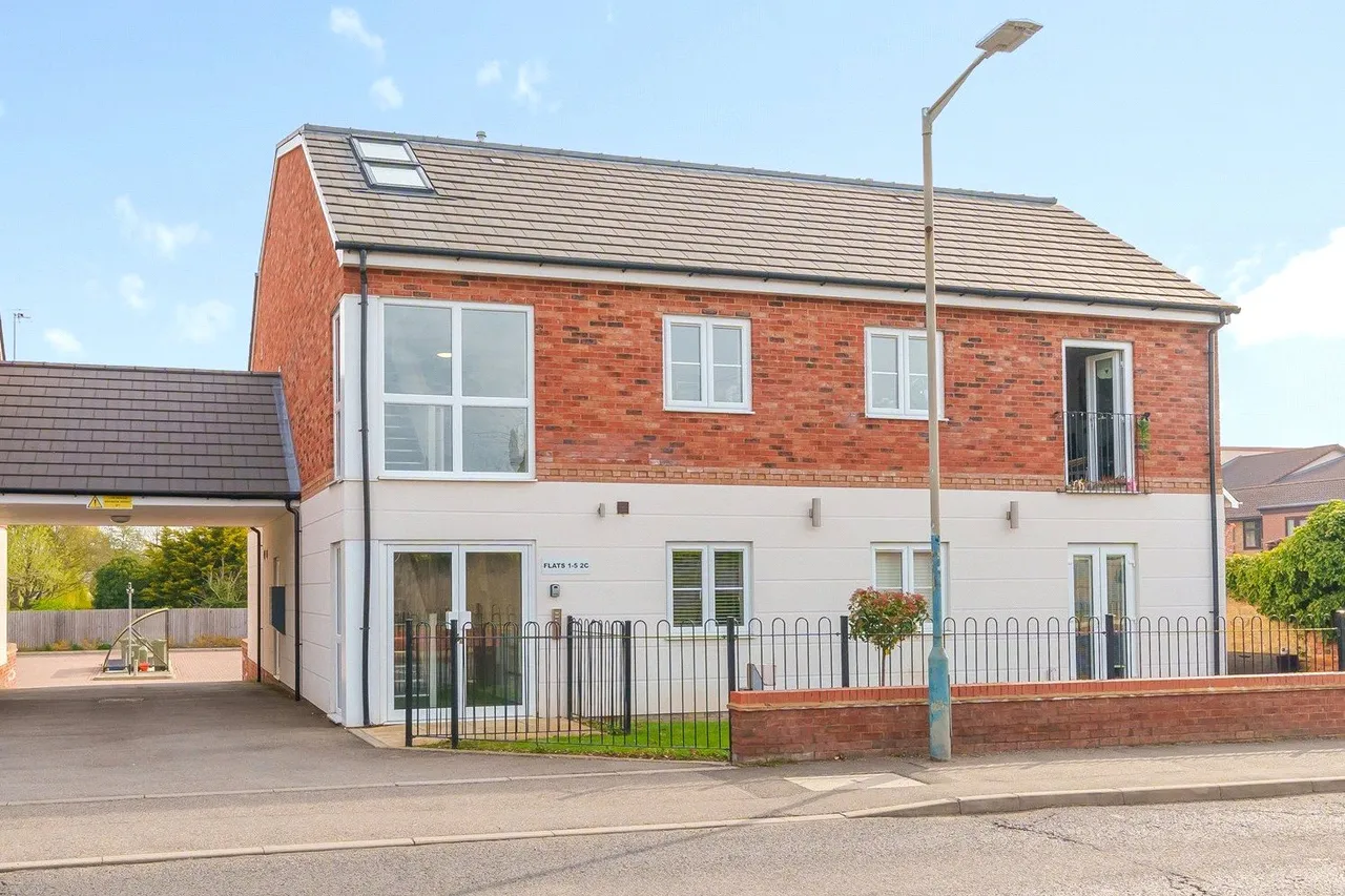 2 bed flat for sale, Westbury Lane, Newport Pagnell, MK16