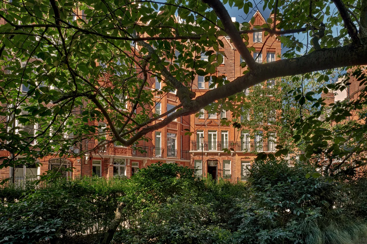 Hans Place, Knightsbridge, London, photo 2