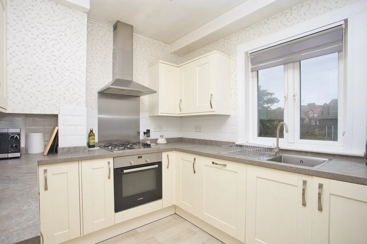 4 bed flat for sale, Godwyne Road, Dover, CT16