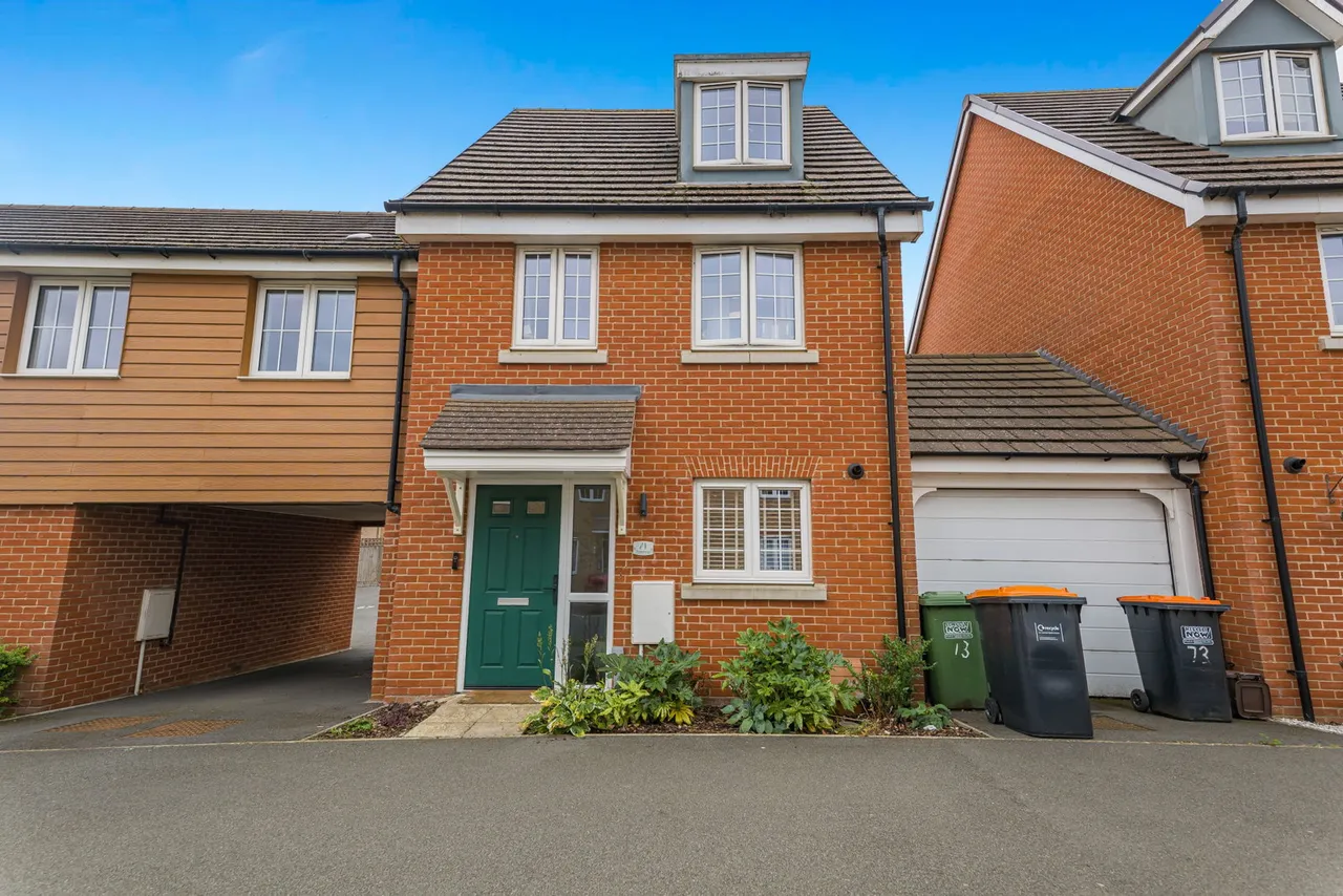 3 bed house for sale, Theedway, Leighton Buzzard