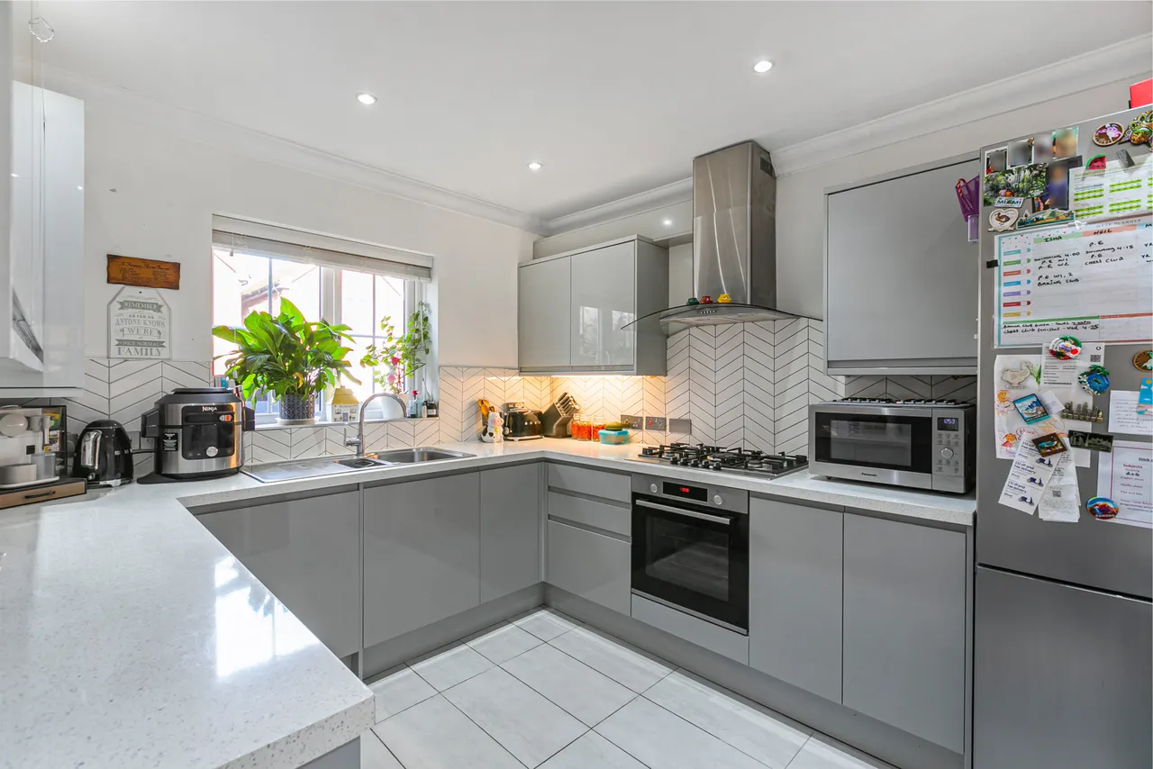 Upper Halliford Road, Shepperton, TW17, photo 3