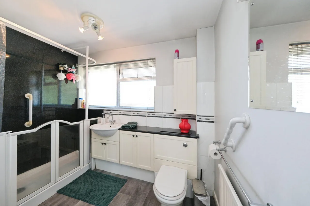 Houghton Close, Nottingham, NG16, photo 15