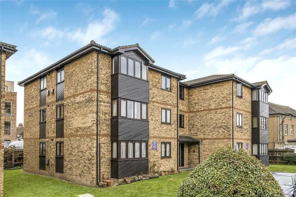 Ashbourne Road, Mitcham, CR4, photo 2