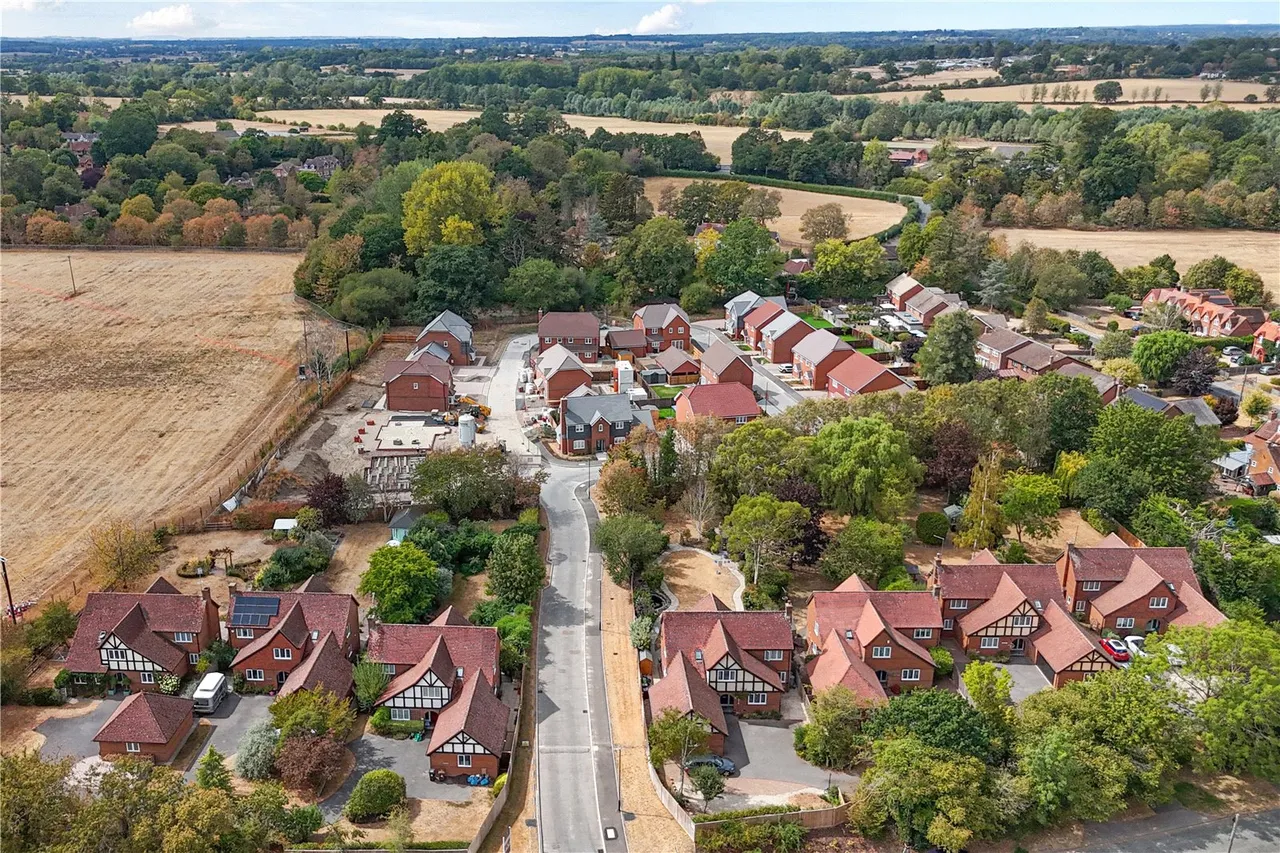 The Meadow, Swallowfield, Berkshire, RG7 1RJ, photo 18