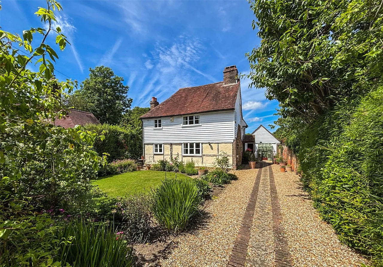 4 bed flat for sale, Cousley Wood, Wadhurst, TN5