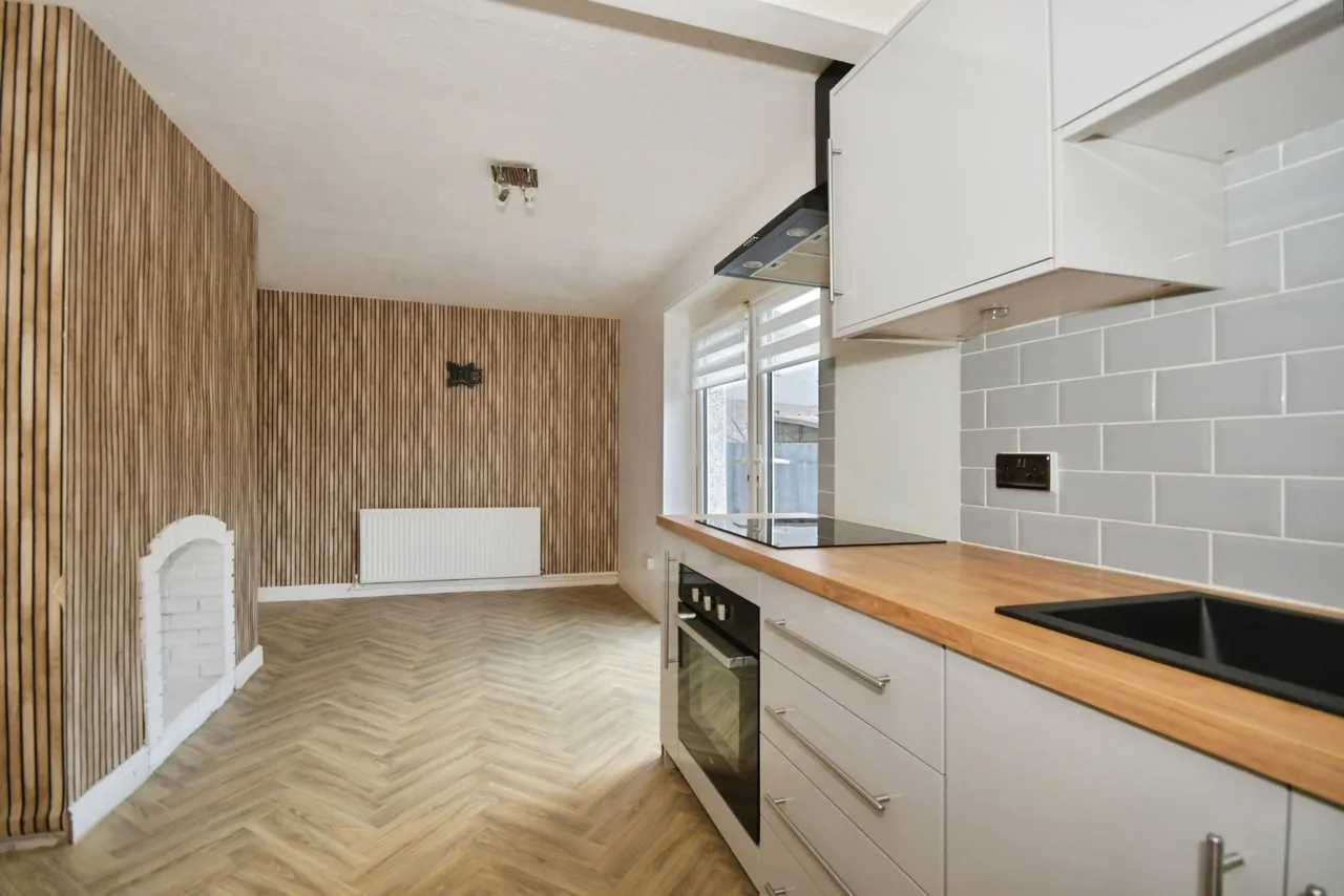 Ash Grove, CHESTERFIELD, Derbyshire, S43, photo 6
