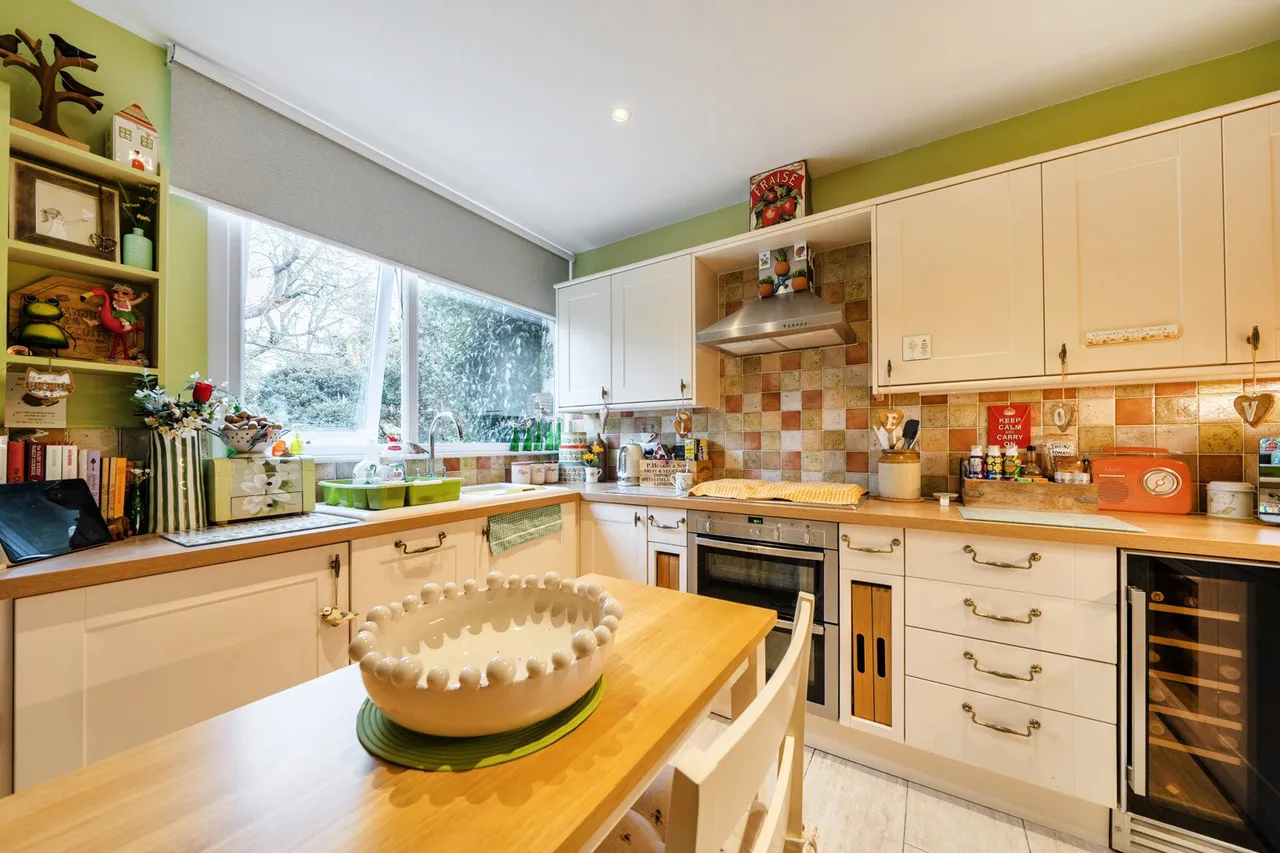 Court Road, SE9, photo 8