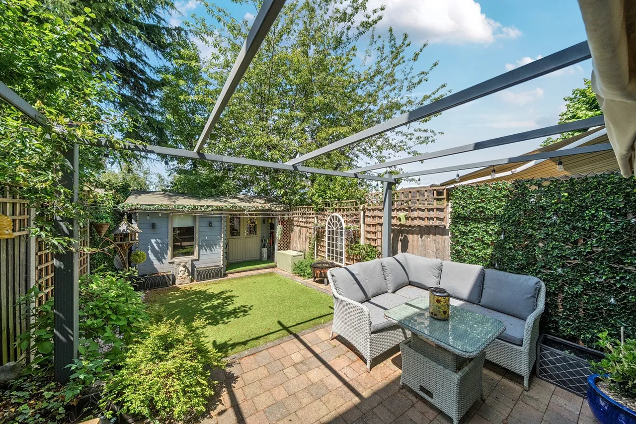 Court Road, SE9, photo 25