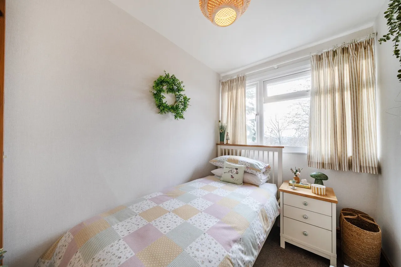 Court Road, SE9, photo 12