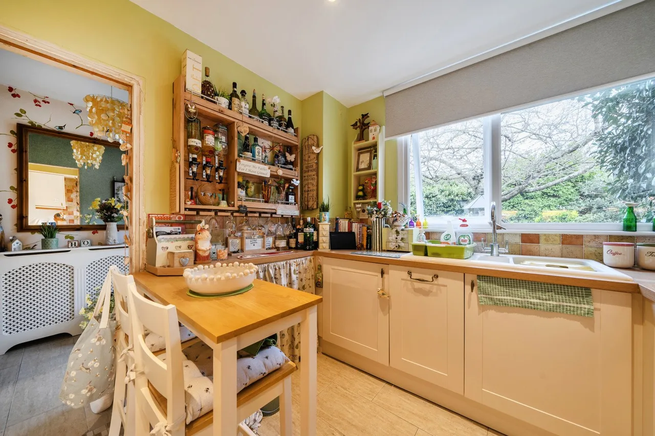 Court Road, SE9, photo 15