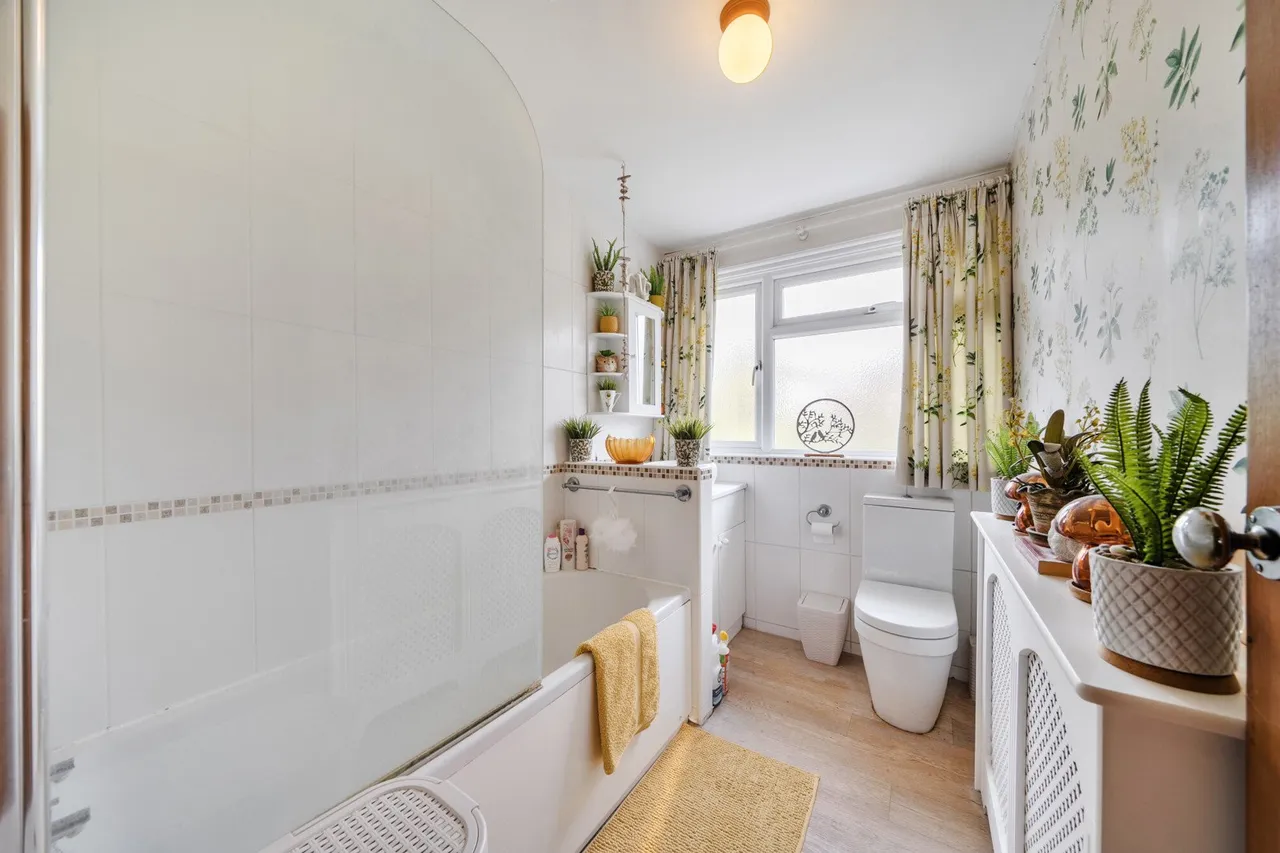 Court Road, SE9, photo 10