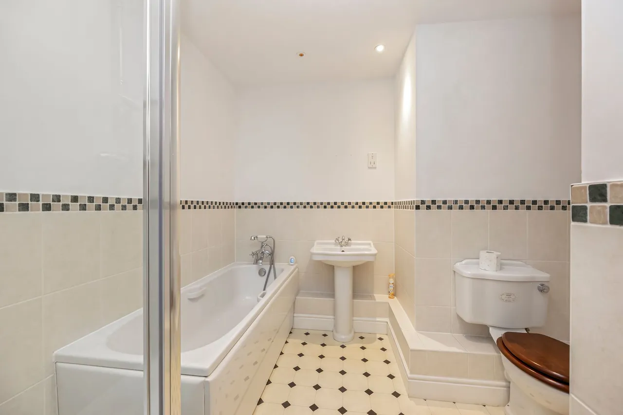 Potters Place, Horsham, RH12, photo 13