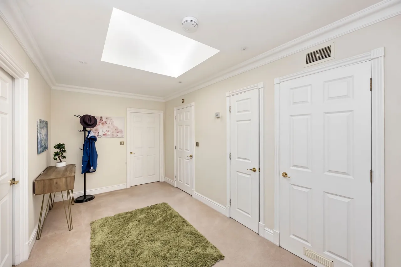 Potters Place, Horsham, RH12, photo 5