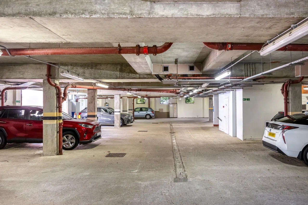 Potters Place, Horsham, RH12, photo 20