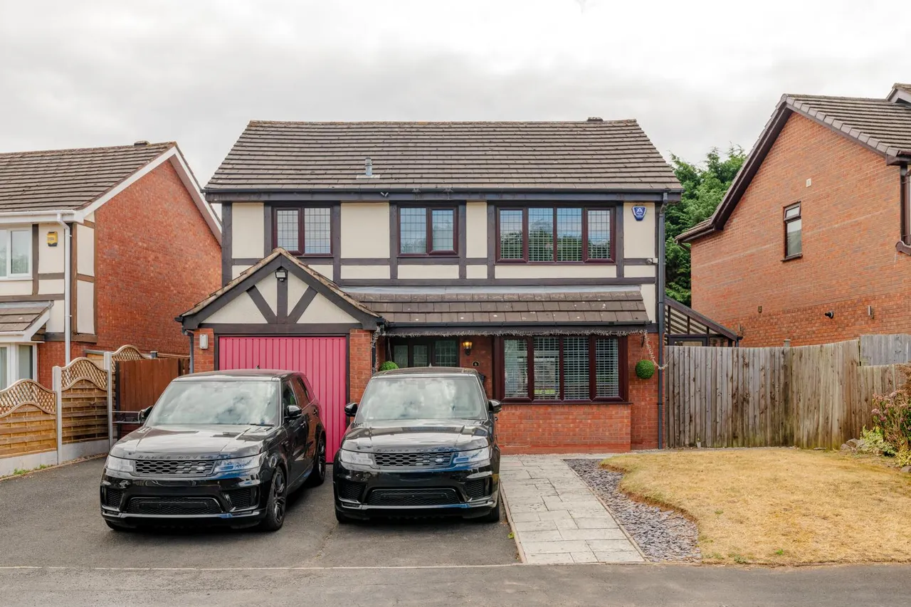 4 bed house for sale — Stokesay Close, Kidderminster