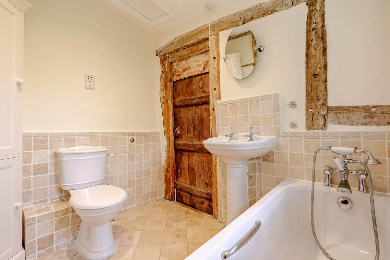 Gable Cottage, Dinton, photo 20