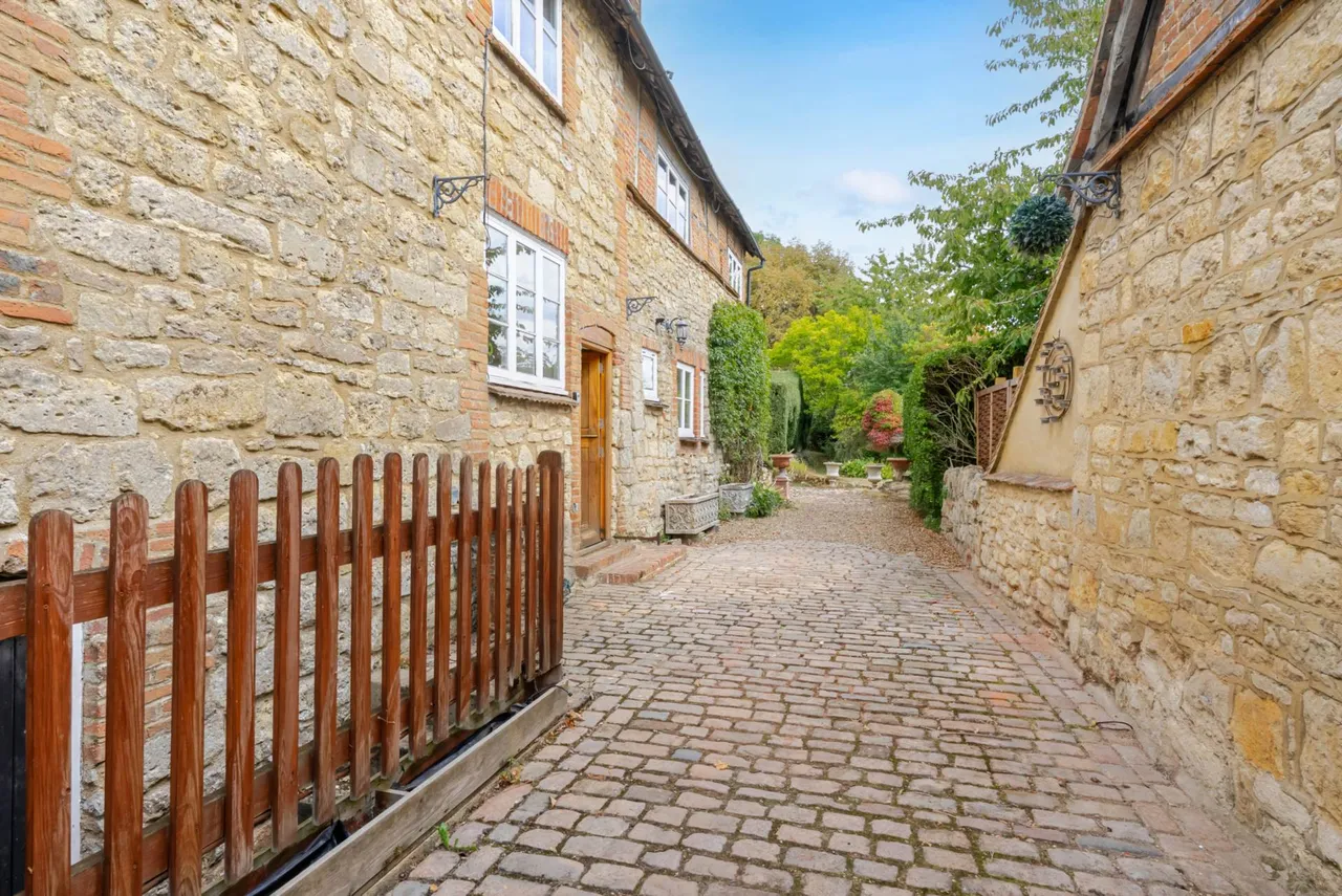 Gable Cottage, Dinton, photo 4