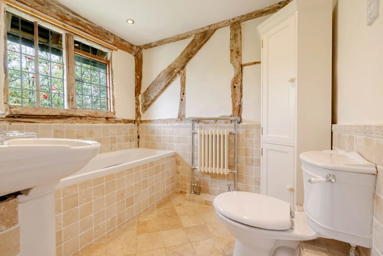 Gable Cottage, Dinton, photo 19