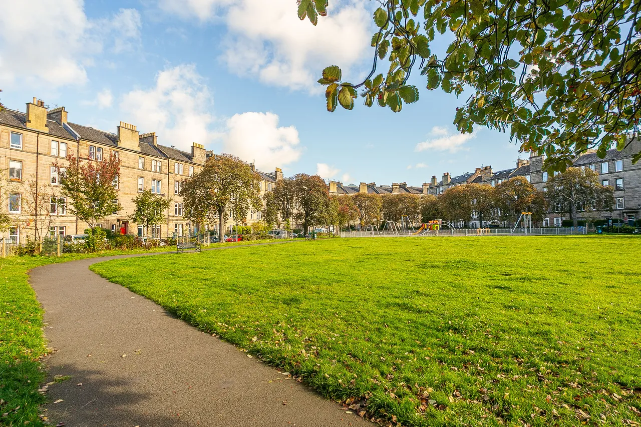 2 bed flat for sale, Dalry Road, Dalry, EH11