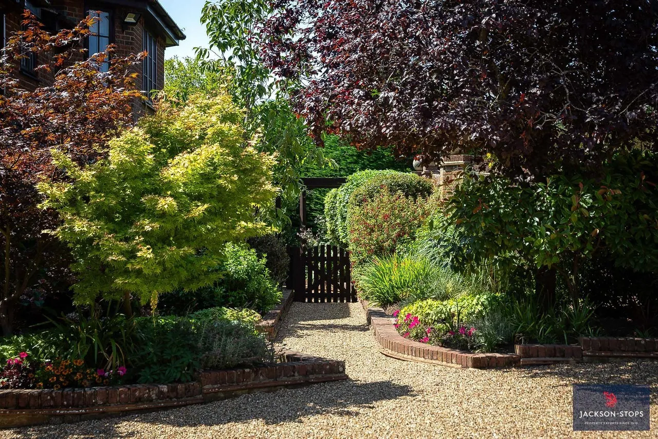 Church Road, Westoning, MK45, photo 38