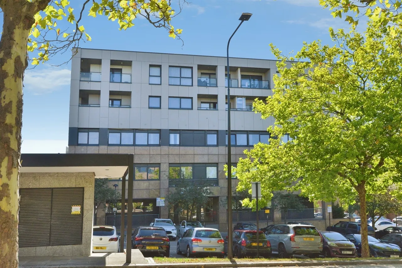 2 bed flat for sale, Silbury Boulevard, Milton Keynes, MK9