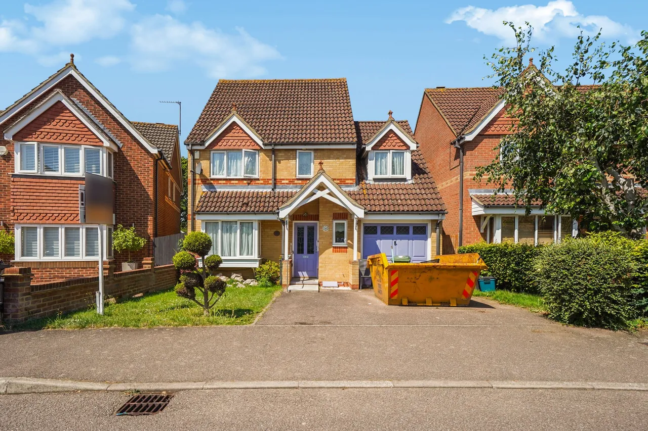 9 Dahlia Close, Cheshunt, Waltham Cross, Hertfordshire, EN7 6NR, photo 2