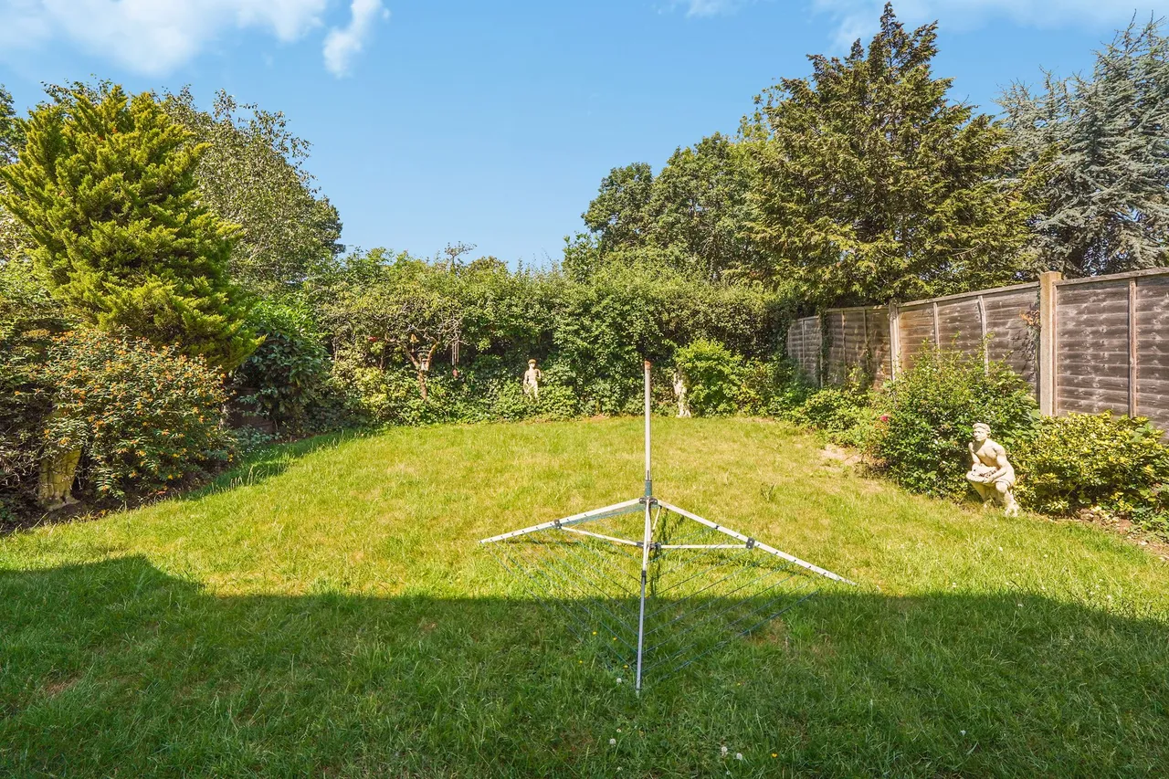 9 Dahlia Close, Cheshunt, Waltham Cross, Hertfordshire, EN7 6NR, photo 17