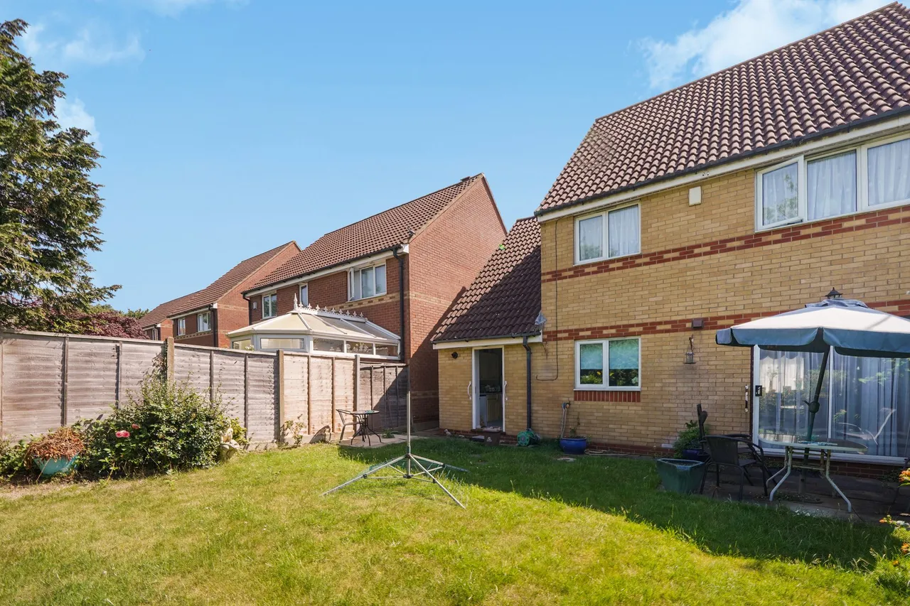 9 Dahlia Close, Cheshunt, Waltham Cross, Hertfordshire, EN7 6NR, photo 18