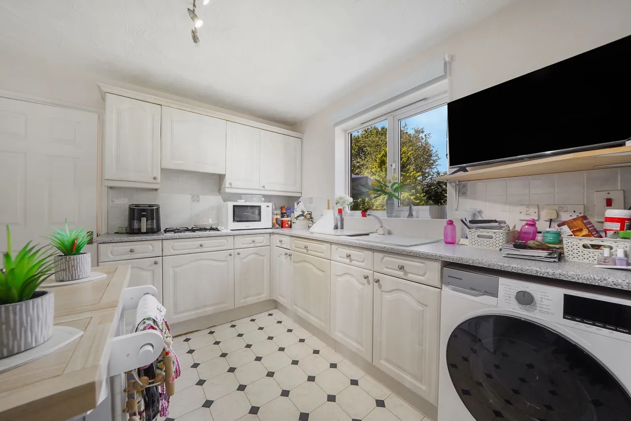 9 Dahlia Close, Cheshunt, Waltham Cross, Hertfordshire, EN7 6NR, photo 7