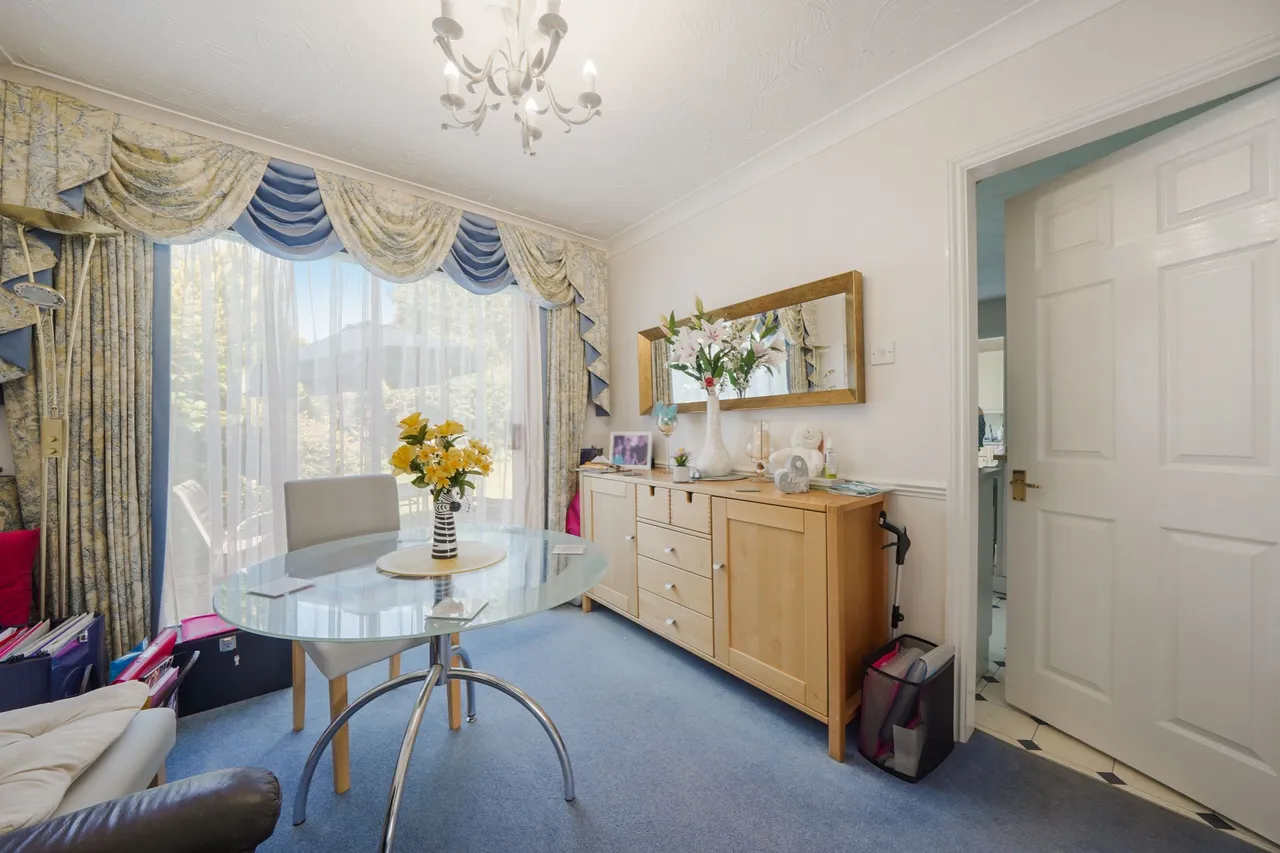 9 Dahlia Close, Cheshunt, Waltham Cross, Hertfordshire, EN7 6NR, photo 3